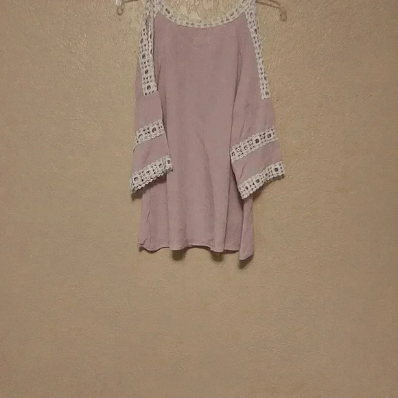 Grace & Emma cold shoulder blouse, light purple. - Picture 2 of 5